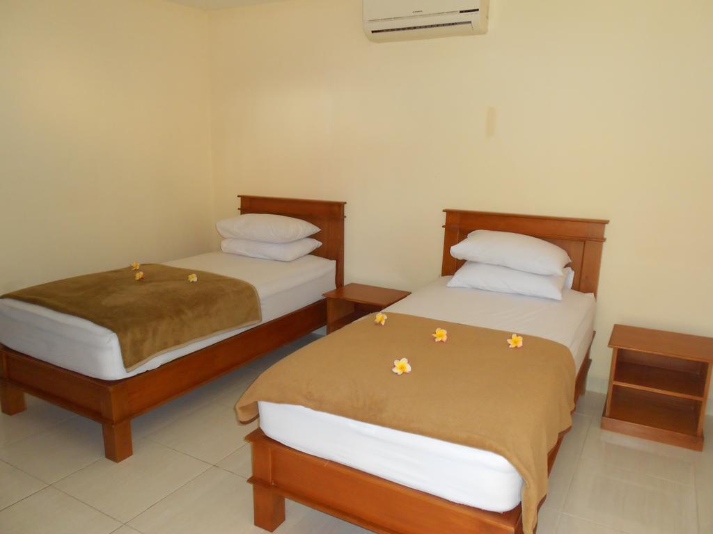 Hotel Grand Wijaya Singaraja Quarto foto